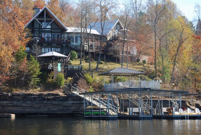 Smith Lake Alabama: The Complete Guide (Things to Do, Where to Stay, What to Know)