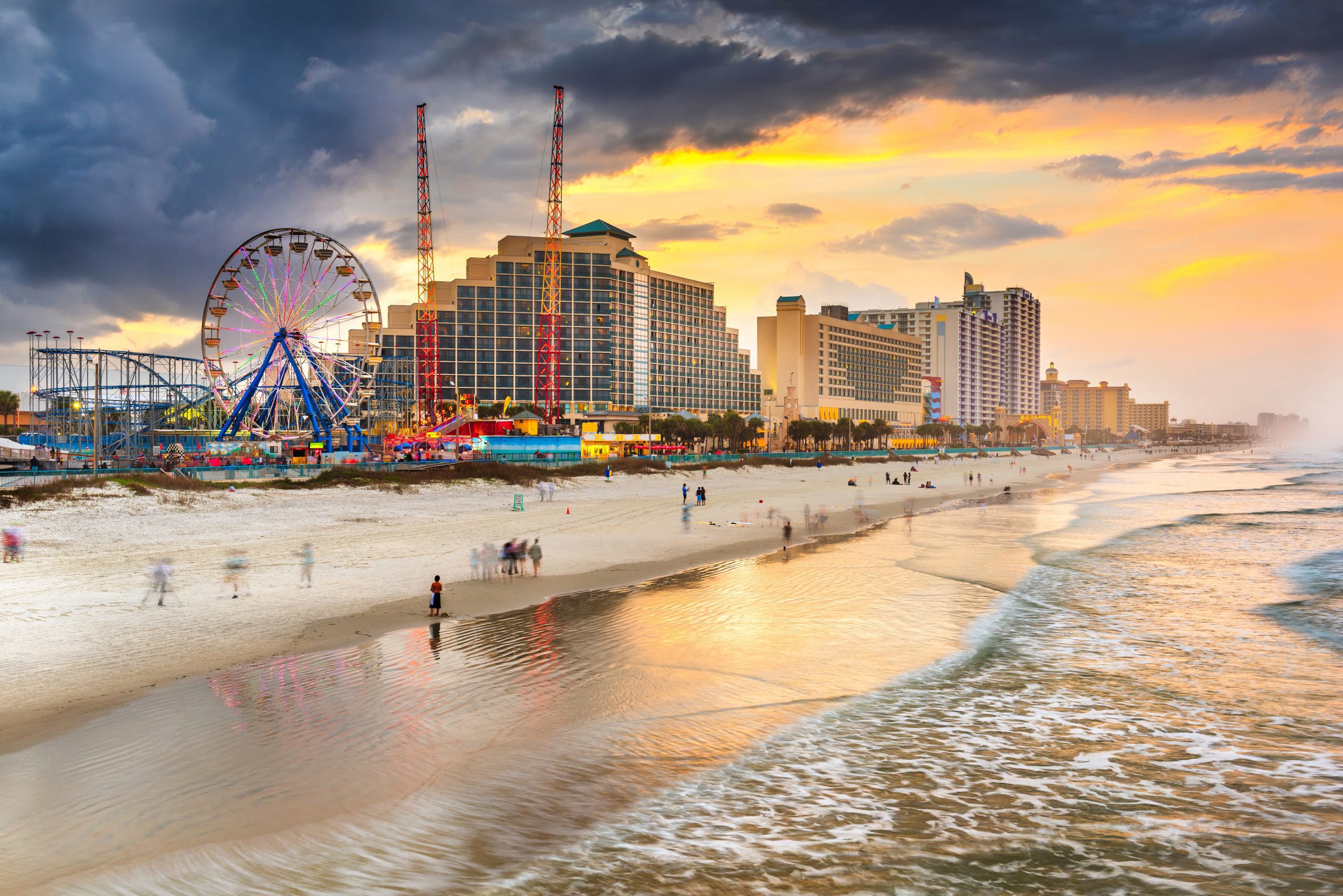 New Smyrna Beach vs. Daytona Beach: An Honest Comparison for 2026